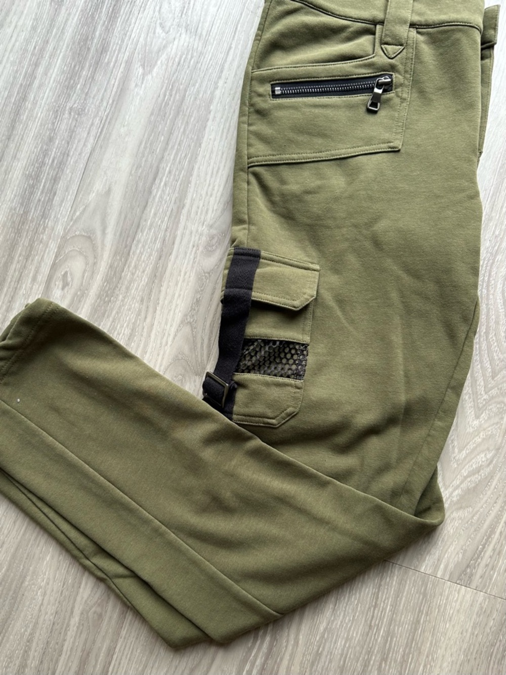 Andrew Christian | Army Cargo Pants in Olive (Medium) - Picture 6 of 15